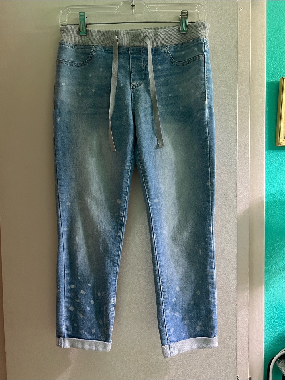 Light Blue Women's Crop Jeans with Drawstring Waist